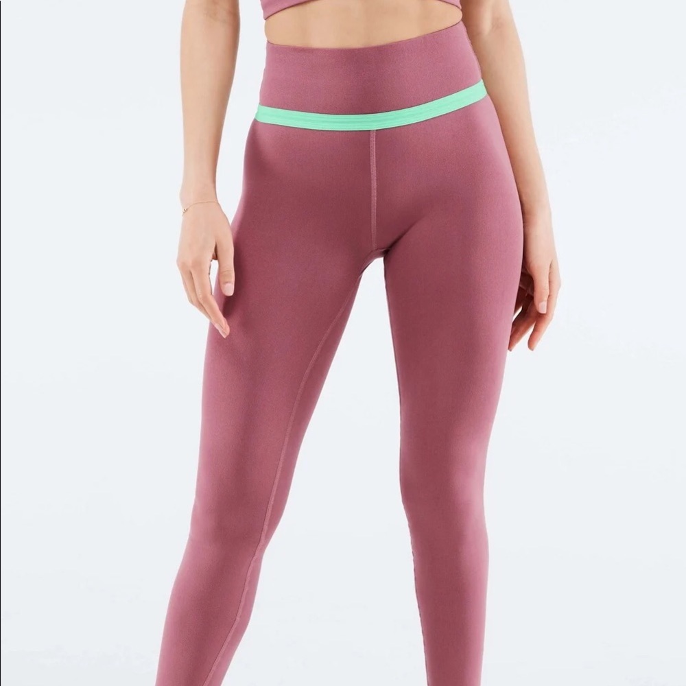 NWT, High-Waisted SculptKnit Cut Out Back Leggings